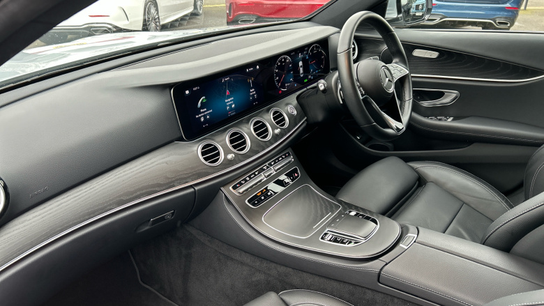 Mercedes-Benz E-Class E300d 4Matic AMG Line Premium 4dr 9G-Tronic Diesel Saloon